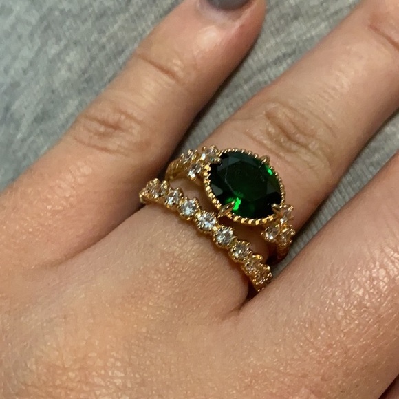 New 18k gold plated engagement ring set - Picture 4 of 7